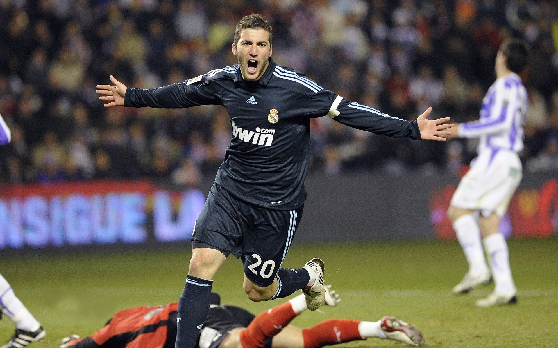 DB电竞竞猜入口-范戴克时代降临，2026世界杯，哥伦比亚力克加拿大背后的统治力革命