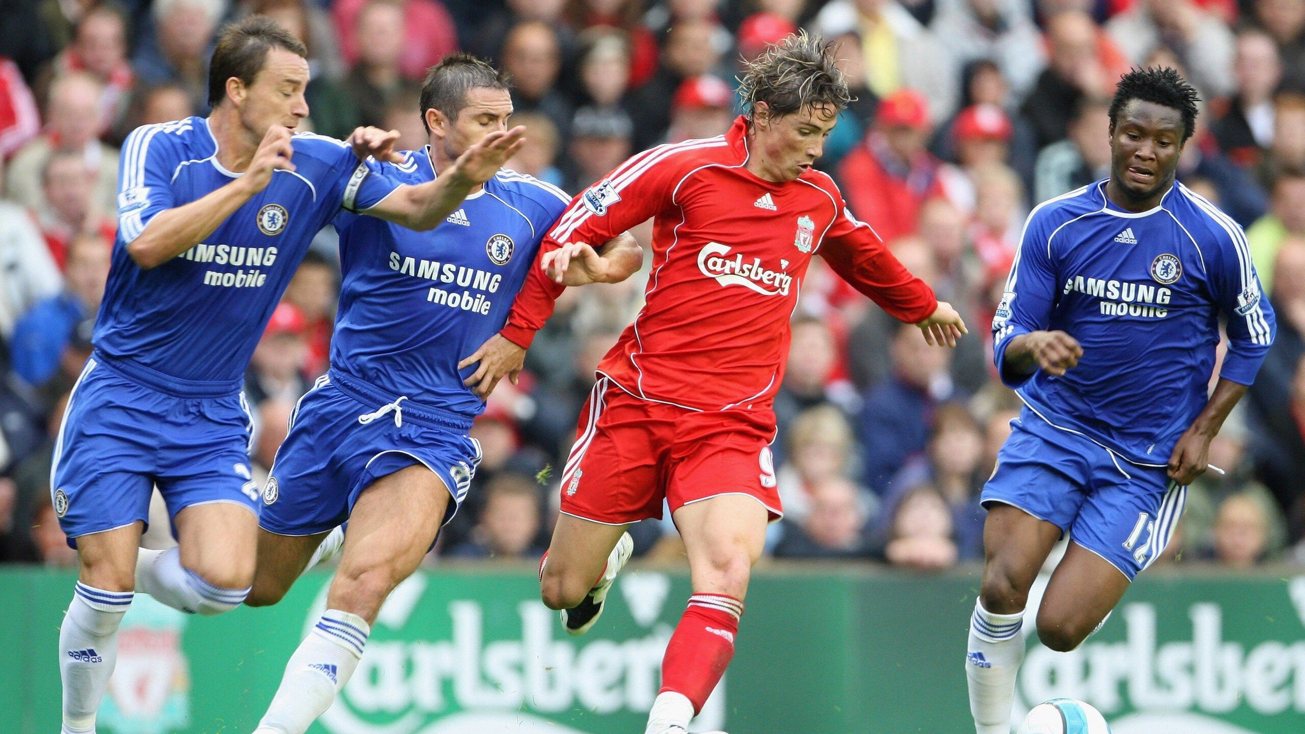 赛道与绿茵的奇迹之夜，当阿圭罗用数据统治F1争冠战场