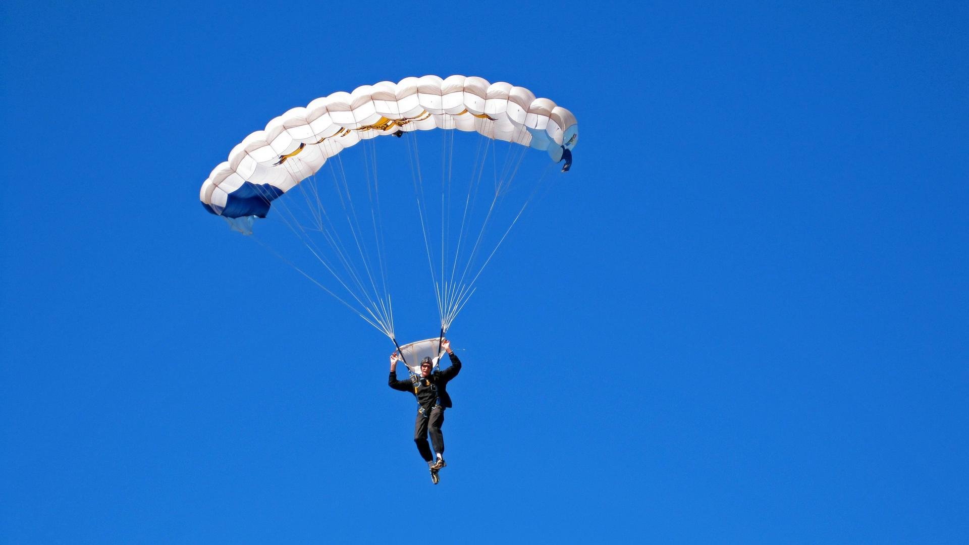 范戴克式铁闸,当墨西哥与厄瓜多尔之战被一位隐形主宰定义