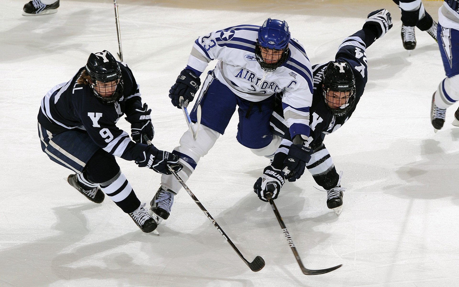 绿茵与乒乓，当英格兰的狂飙撞上林高远的火焰